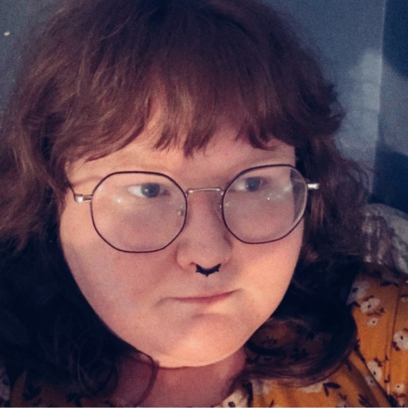 Meet your Posher, Amy - Picture 1 of 1